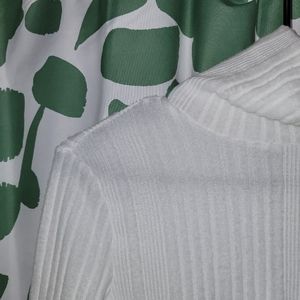 Lightweight Turtleneck